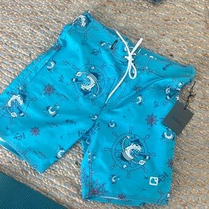 NWT size 33 men’s board shorts